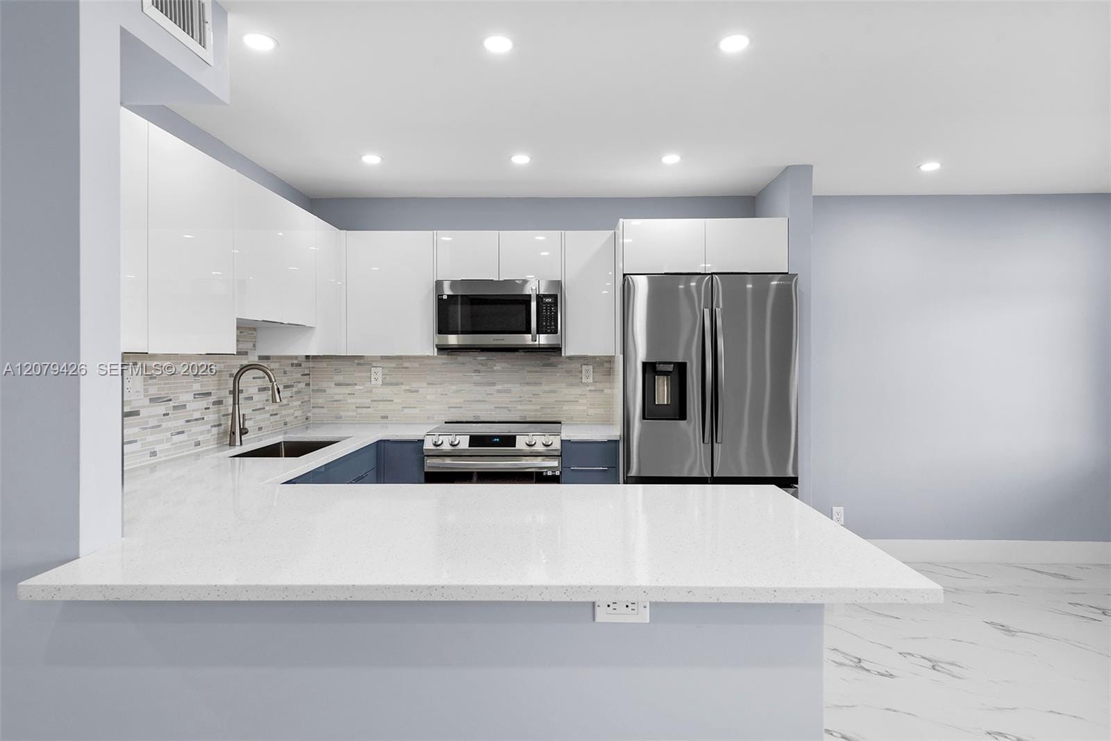 1400 NE 54th Street 107 — photo 8