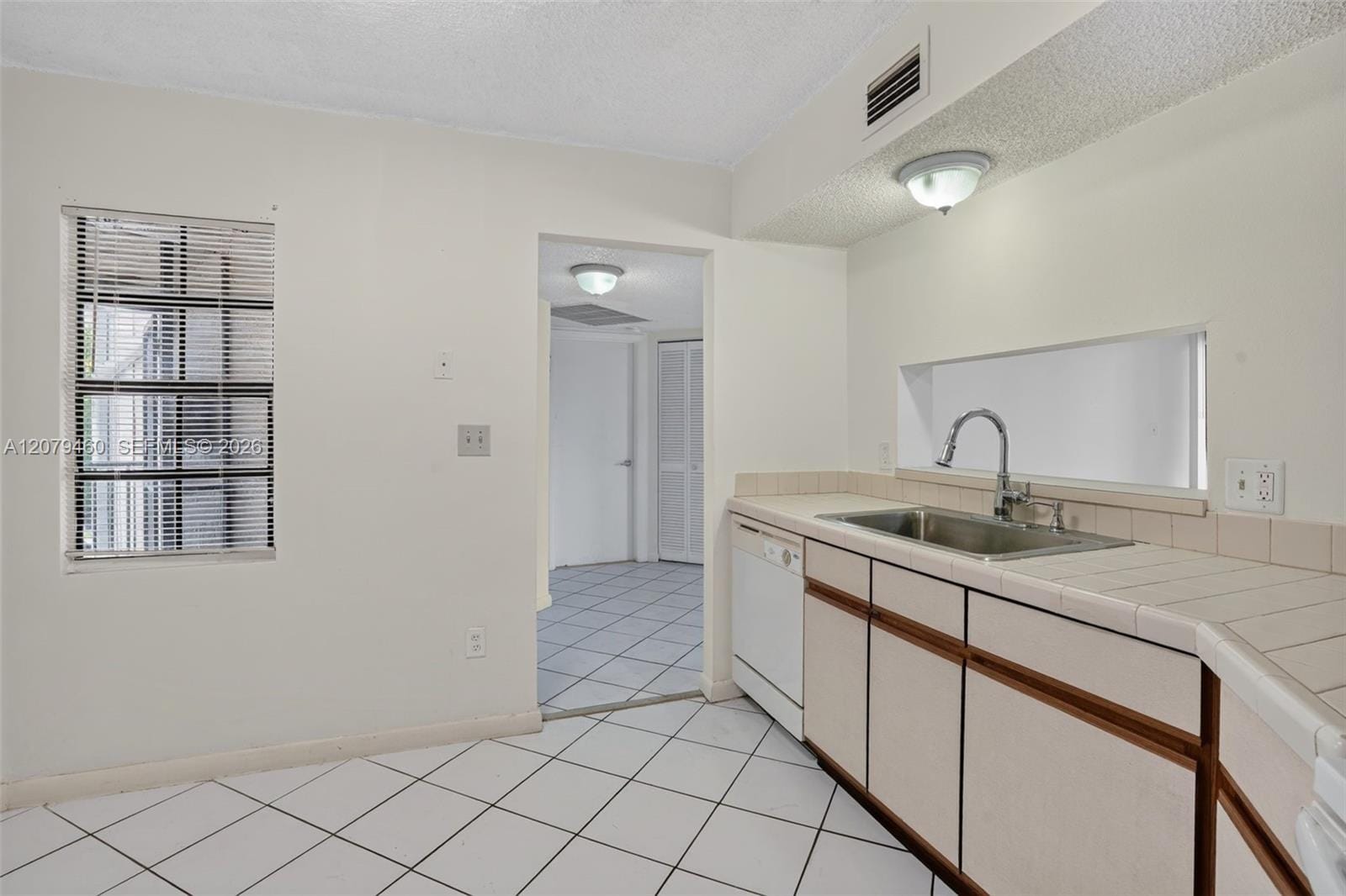 1080 N Franklin Avenue 1080E — photo 12