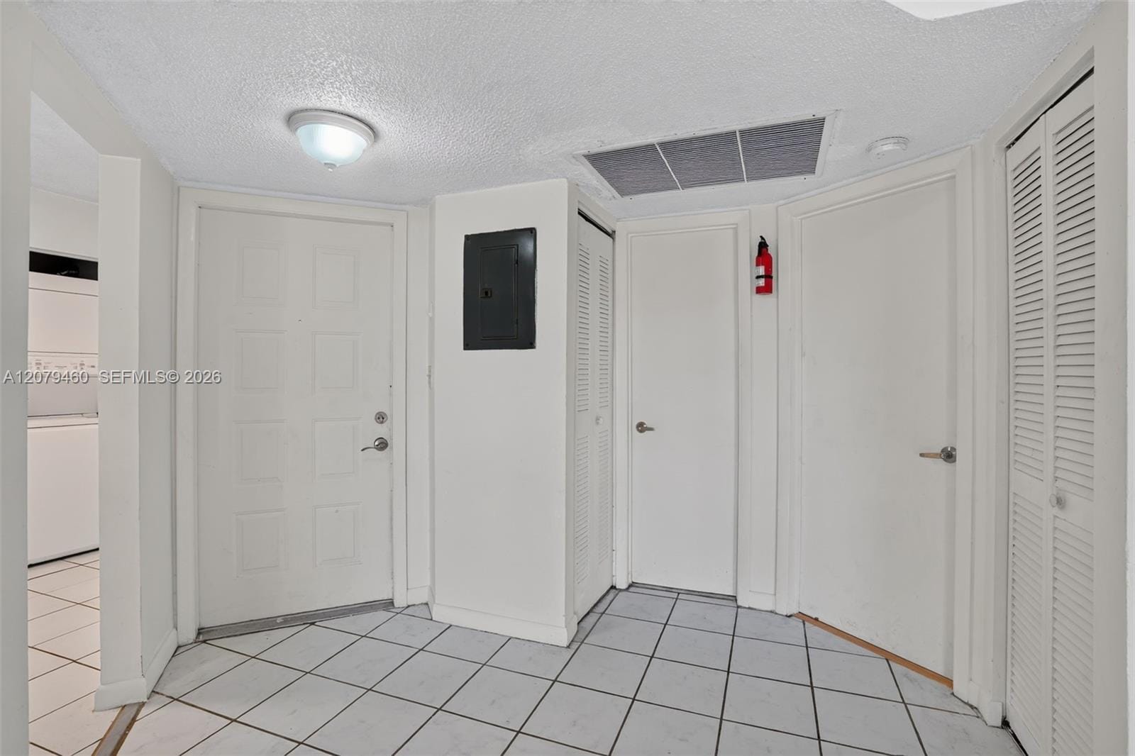 1080 N Franklin Avenue 1080E — photo 8