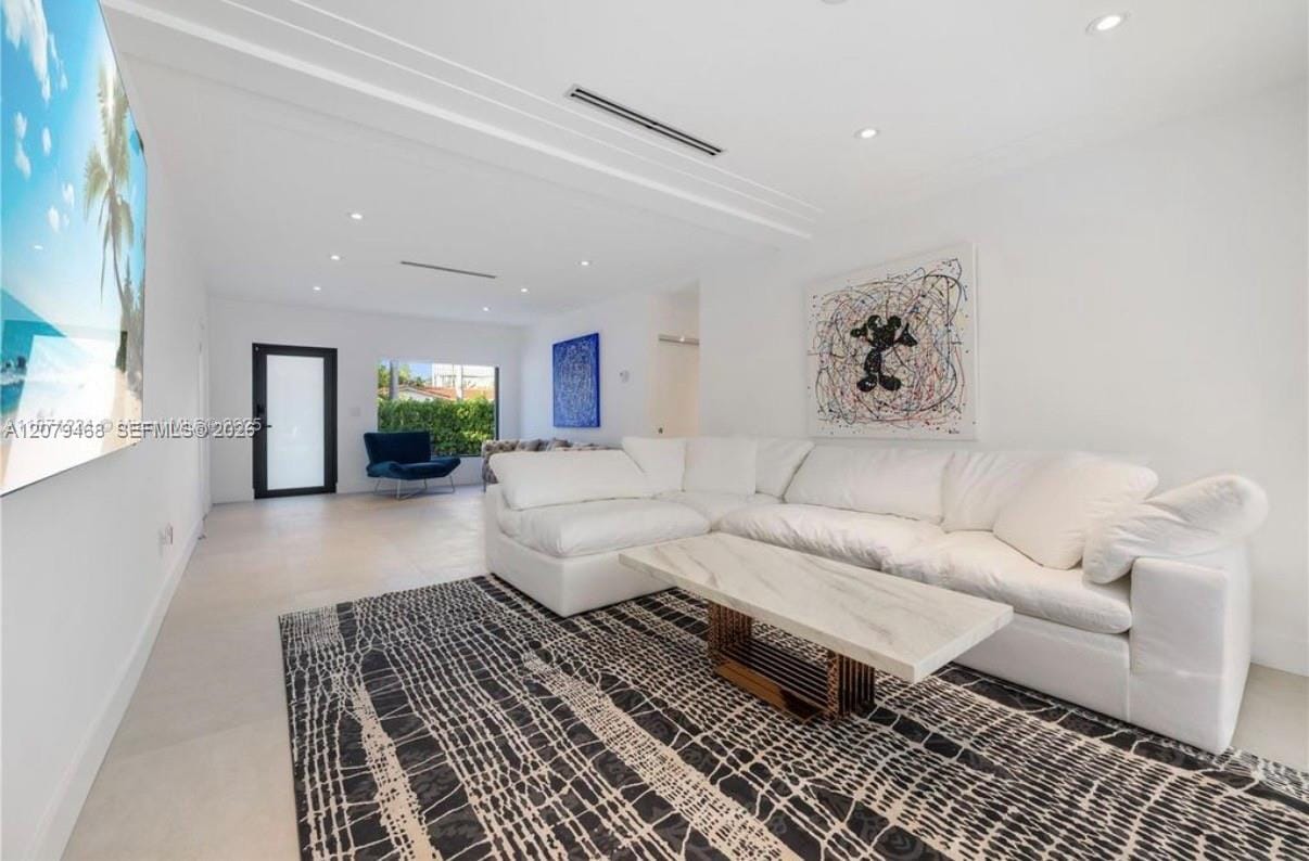 900 W 47th Court — photo 4