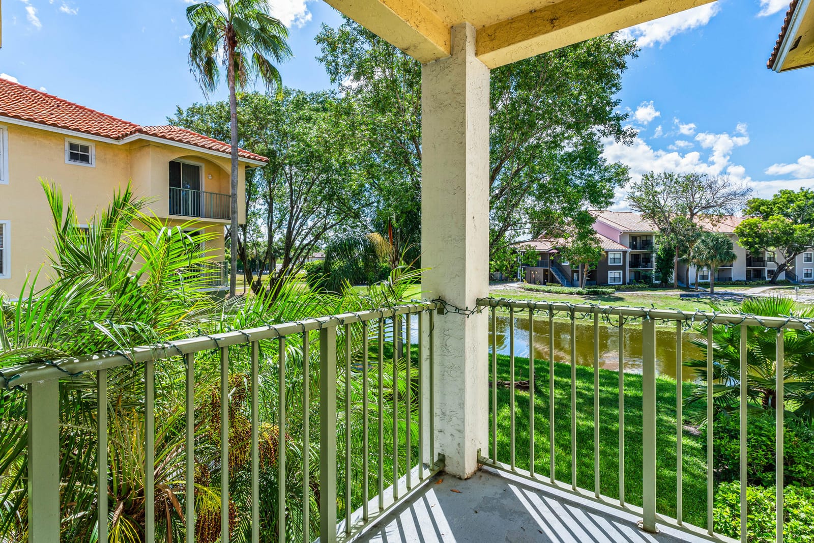 1977 BRANDYWINE Road 305, West Palm Beach, FL 33409