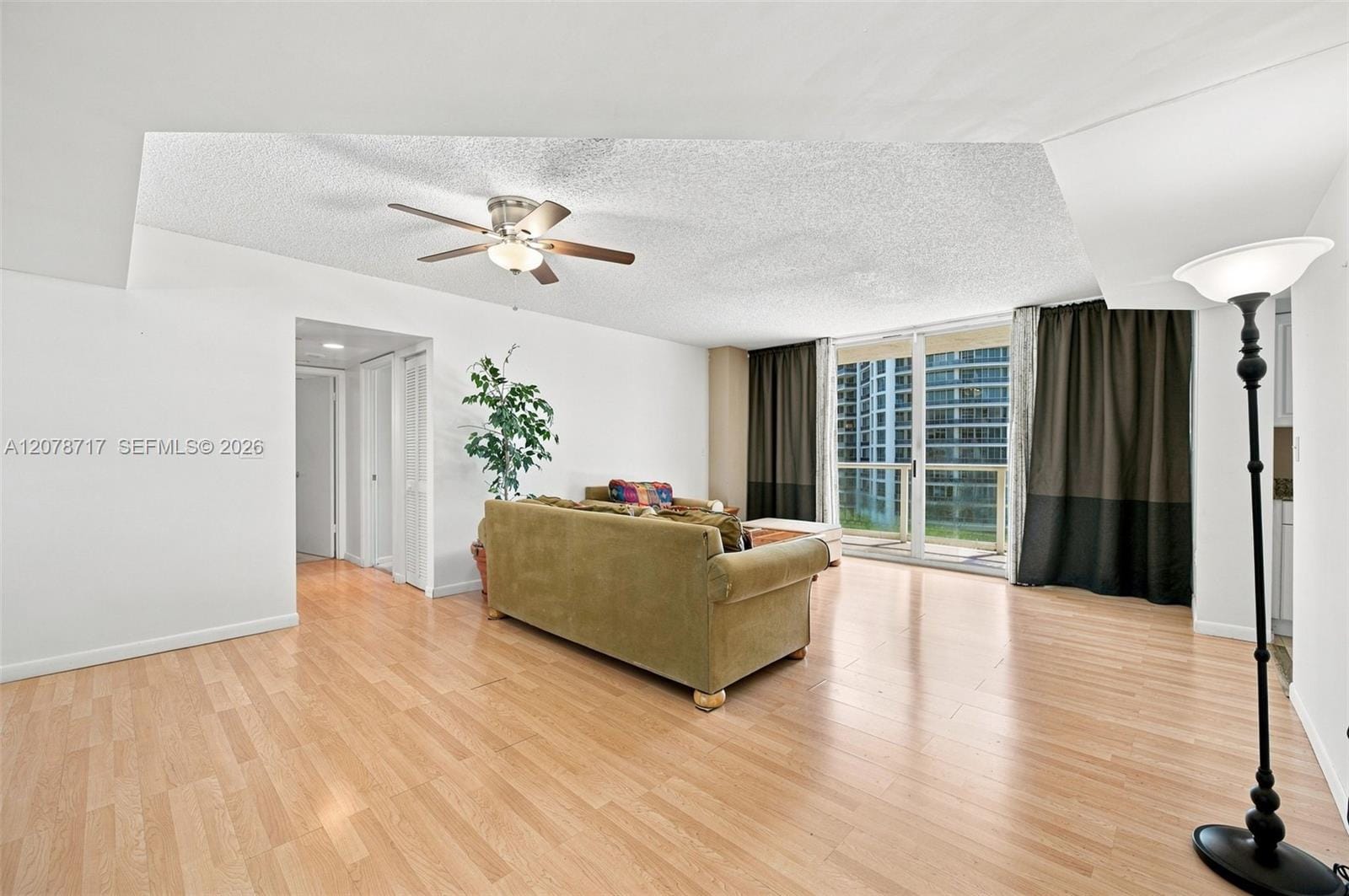 5900 Collins Avenue 1006 — photo 2
