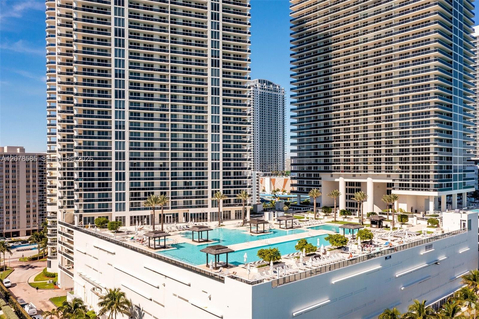 1850 S Ocean Drive 909, Hallandale Beach, FL 33009