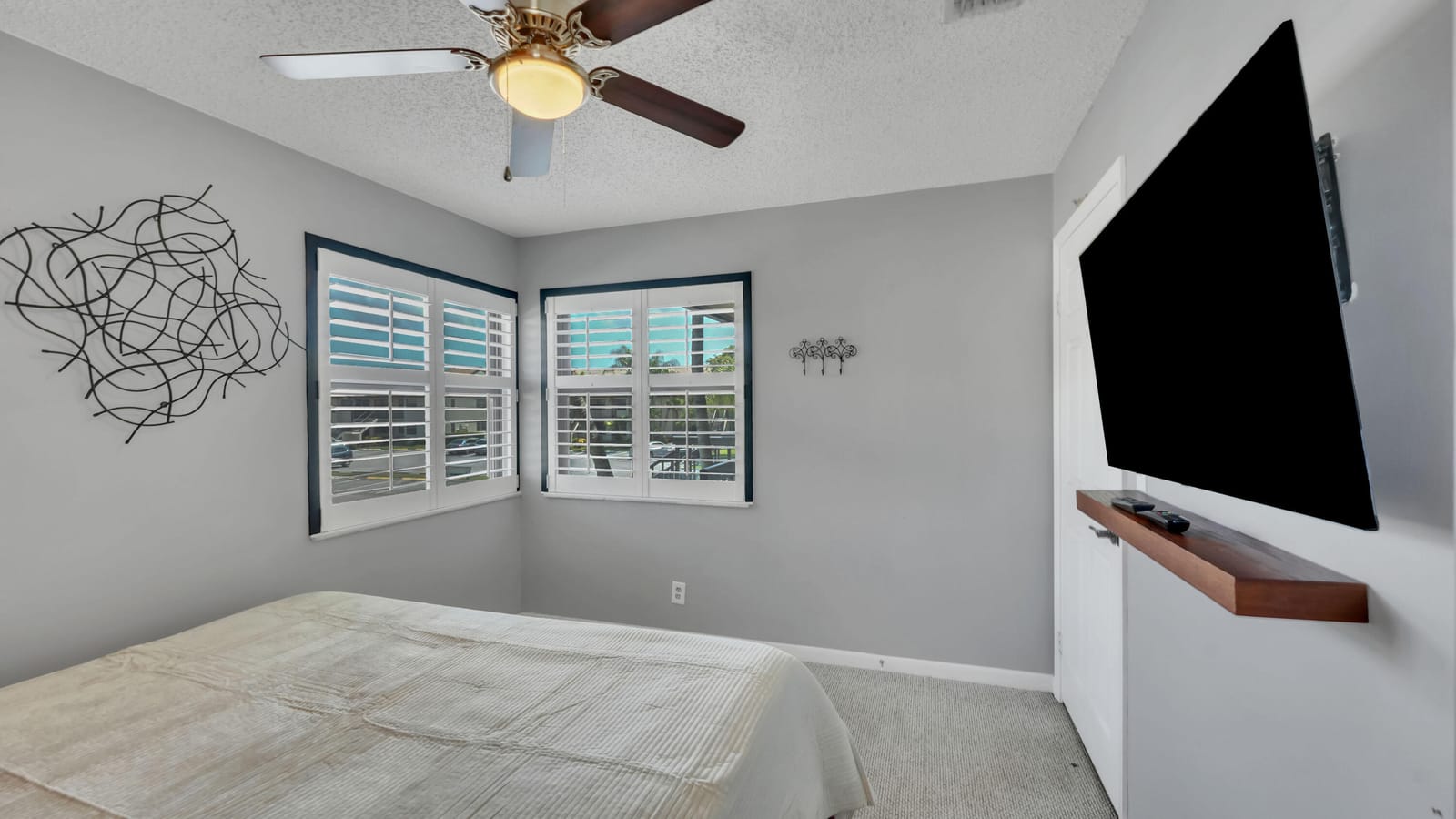 7618 Tahiti Lane 206 — photo 1