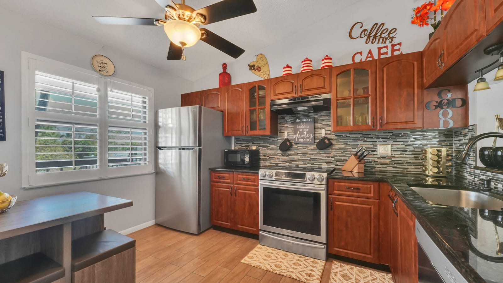 7618 Tahiti Lane 206 — photo 3