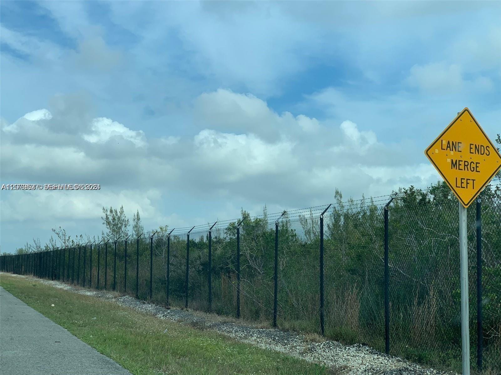 425xx+/- W Near Us-1 — photo 4