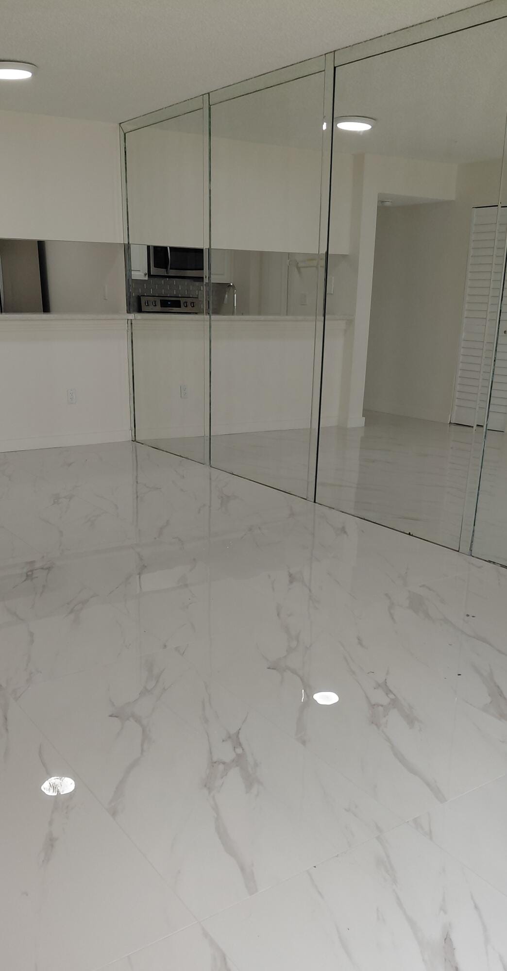 18276 MEDITERRANEAN Boulevard 4-6, Hialeah, FL 33015