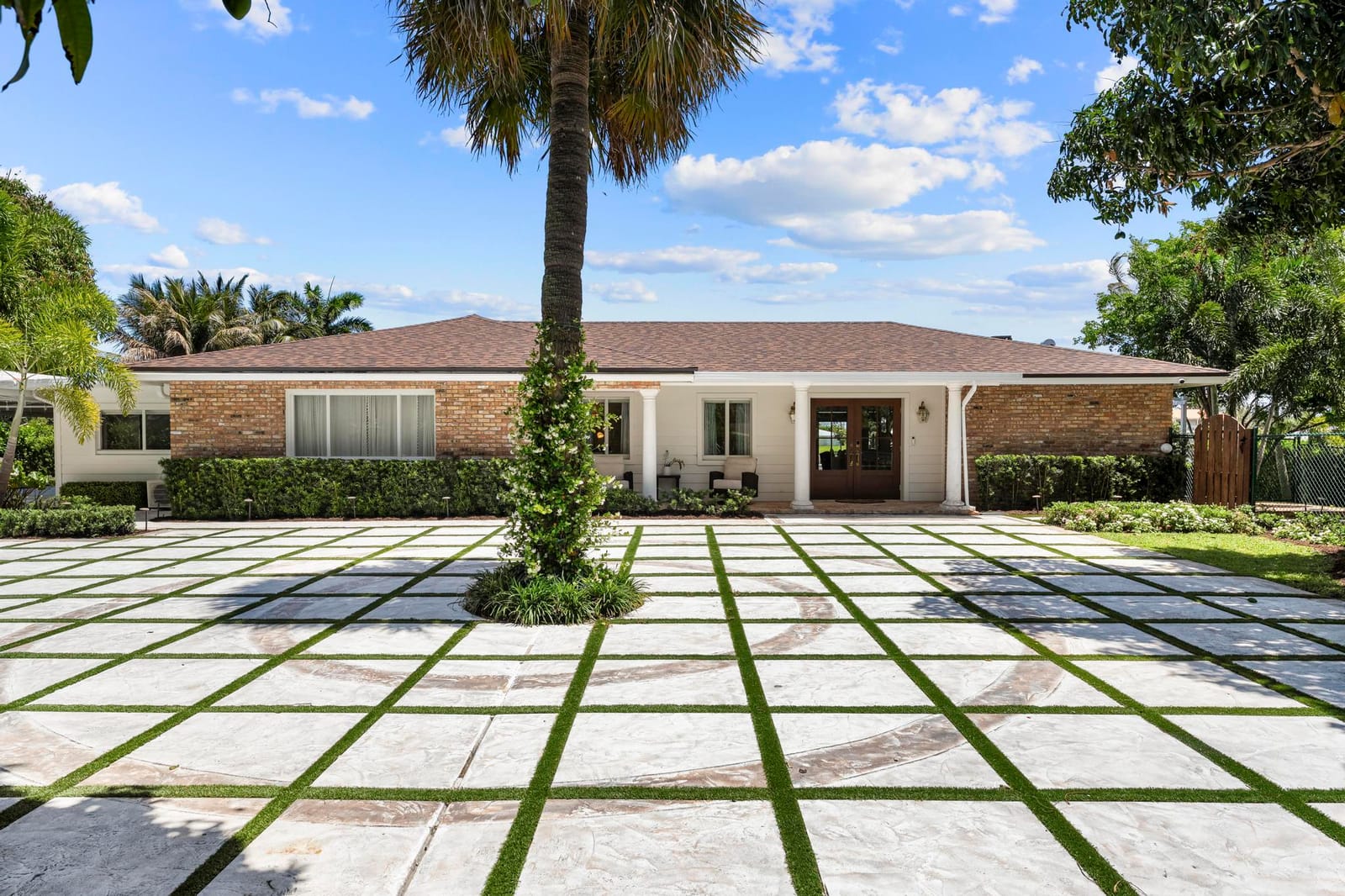 7400 W Lake Drive, Lake Clarke Shores, FL 33406 photo 2
