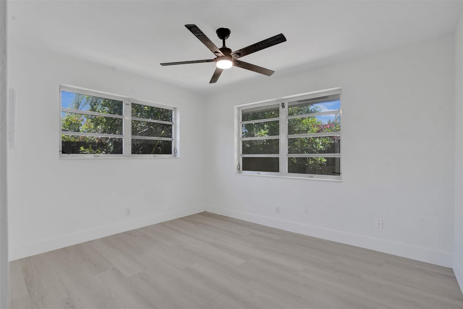 4017 NE 18th Avenue, Oakland Park, FL 33334 photo 13
