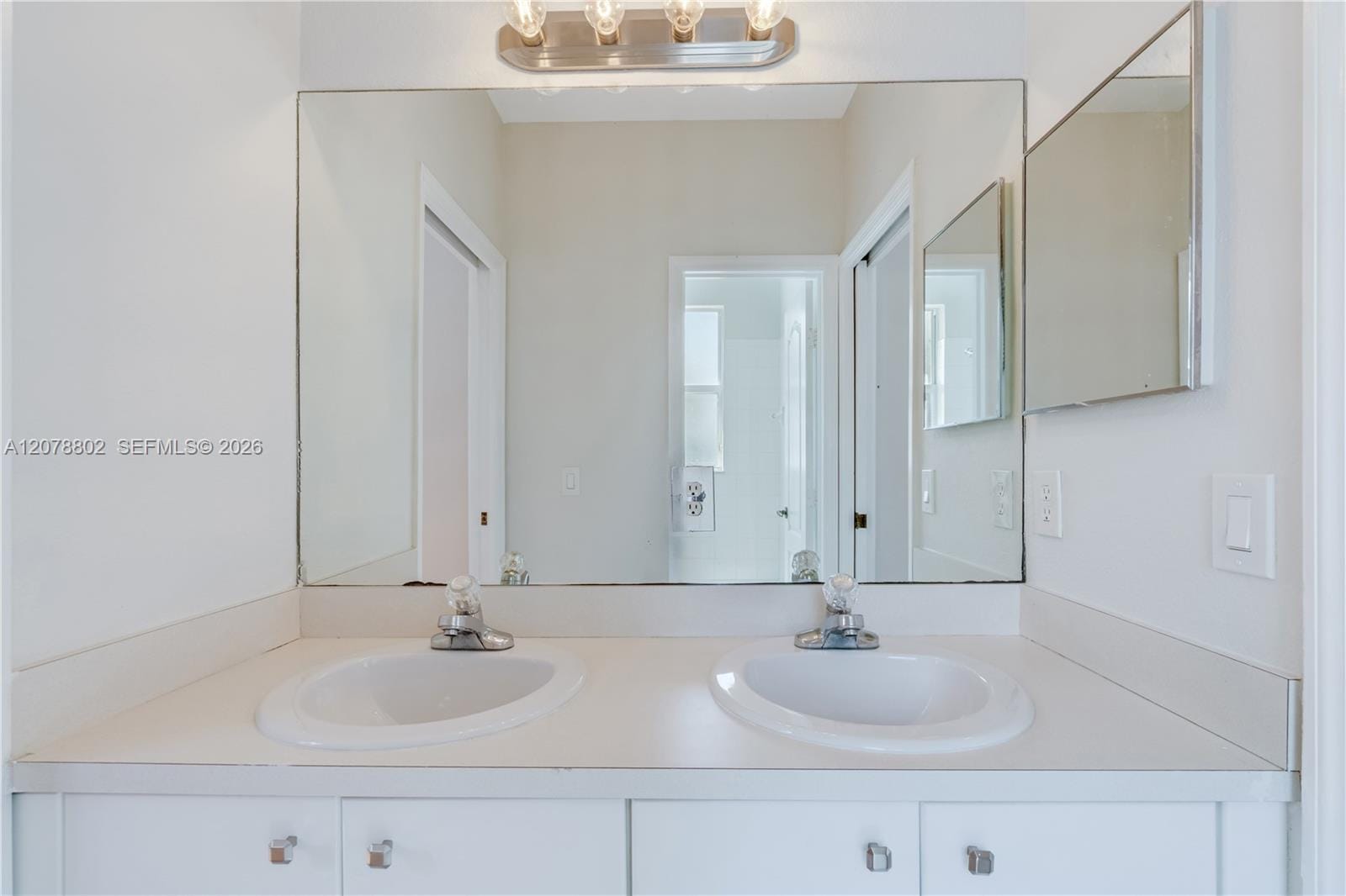 8450 NW 113th Passage, Doral, FL 33178 photo 23