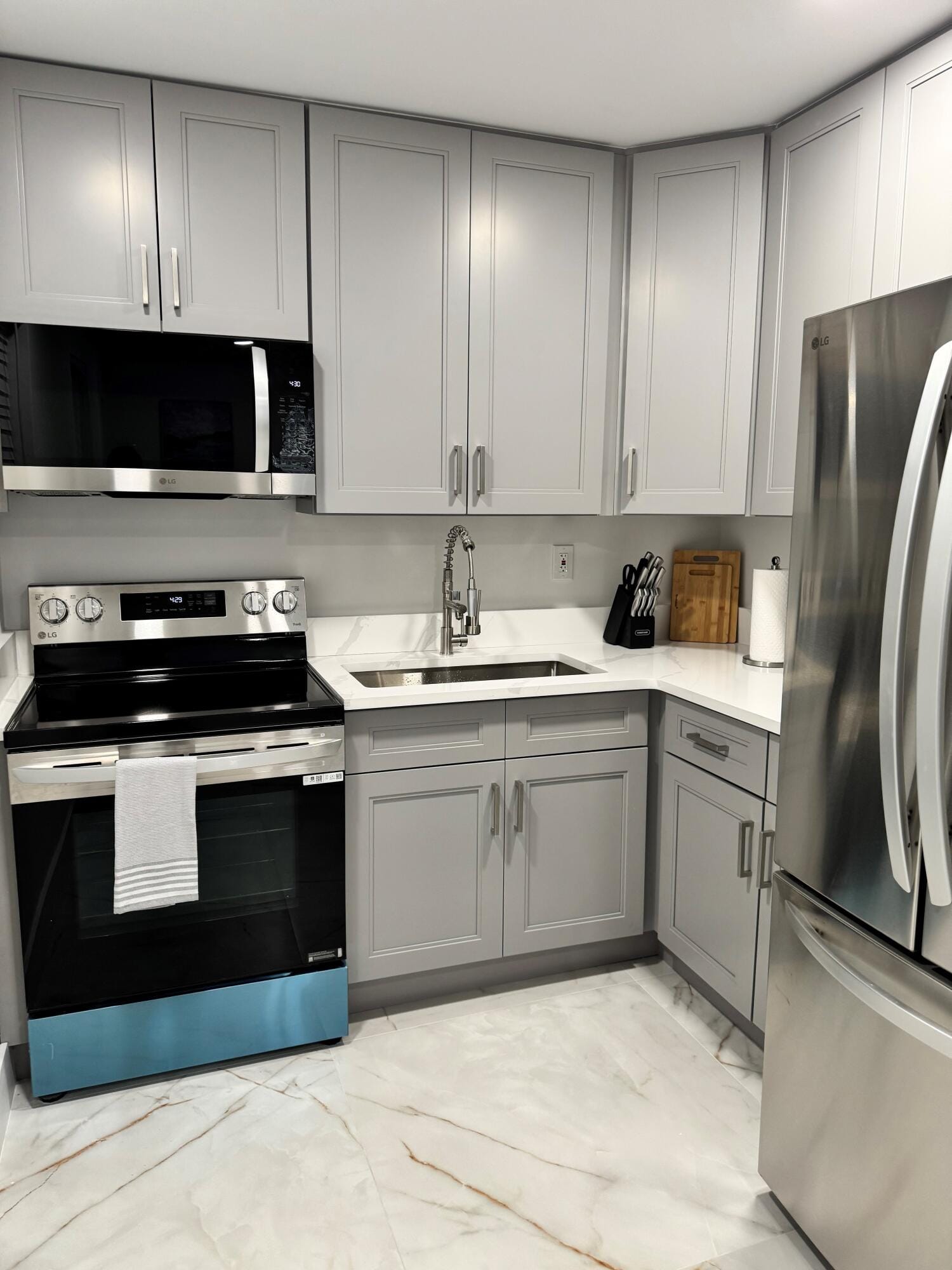 221 SE 11TH Avenue 1 — photo 3