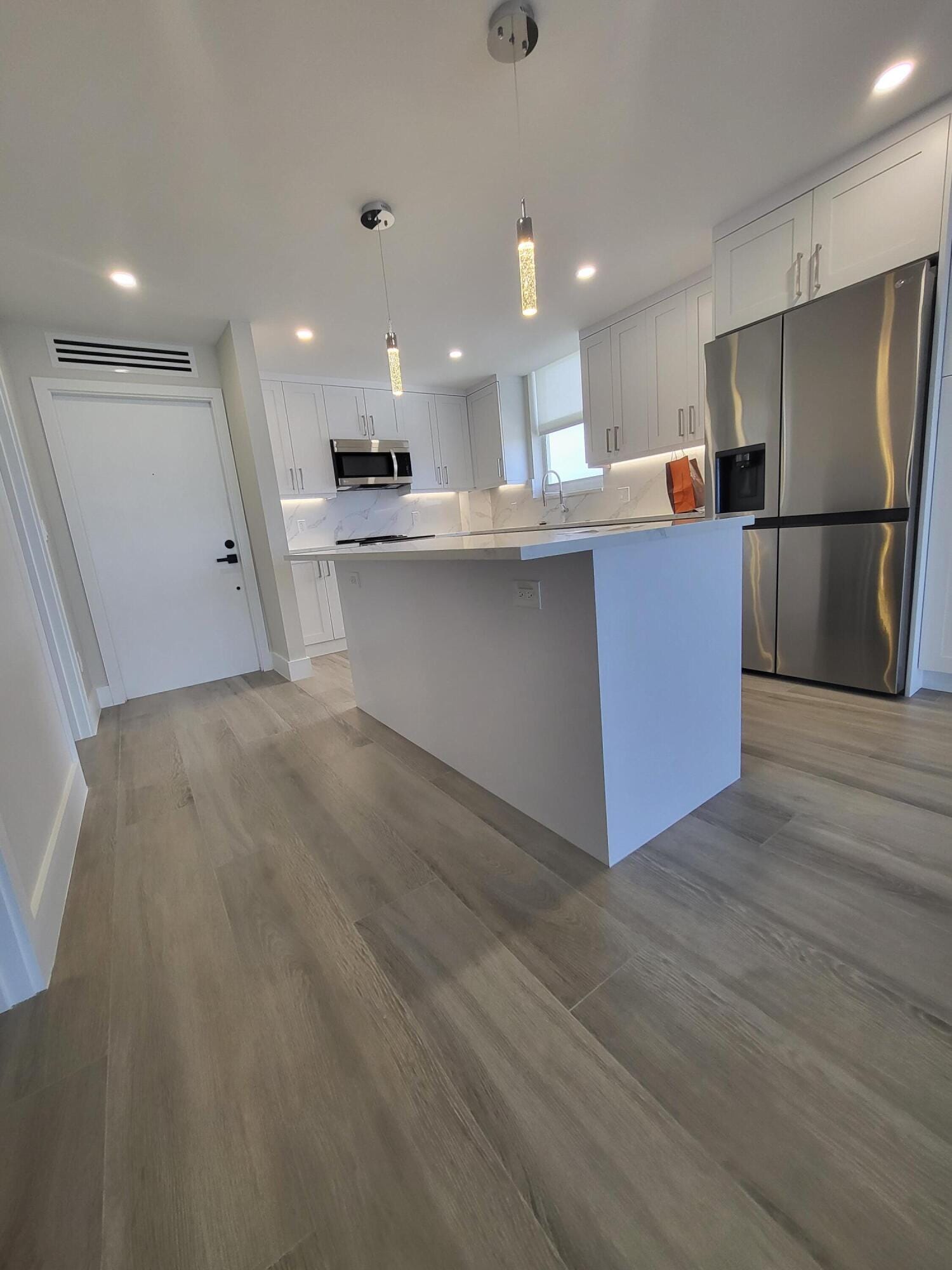 3100 NE 49th Street 701 — photo 3