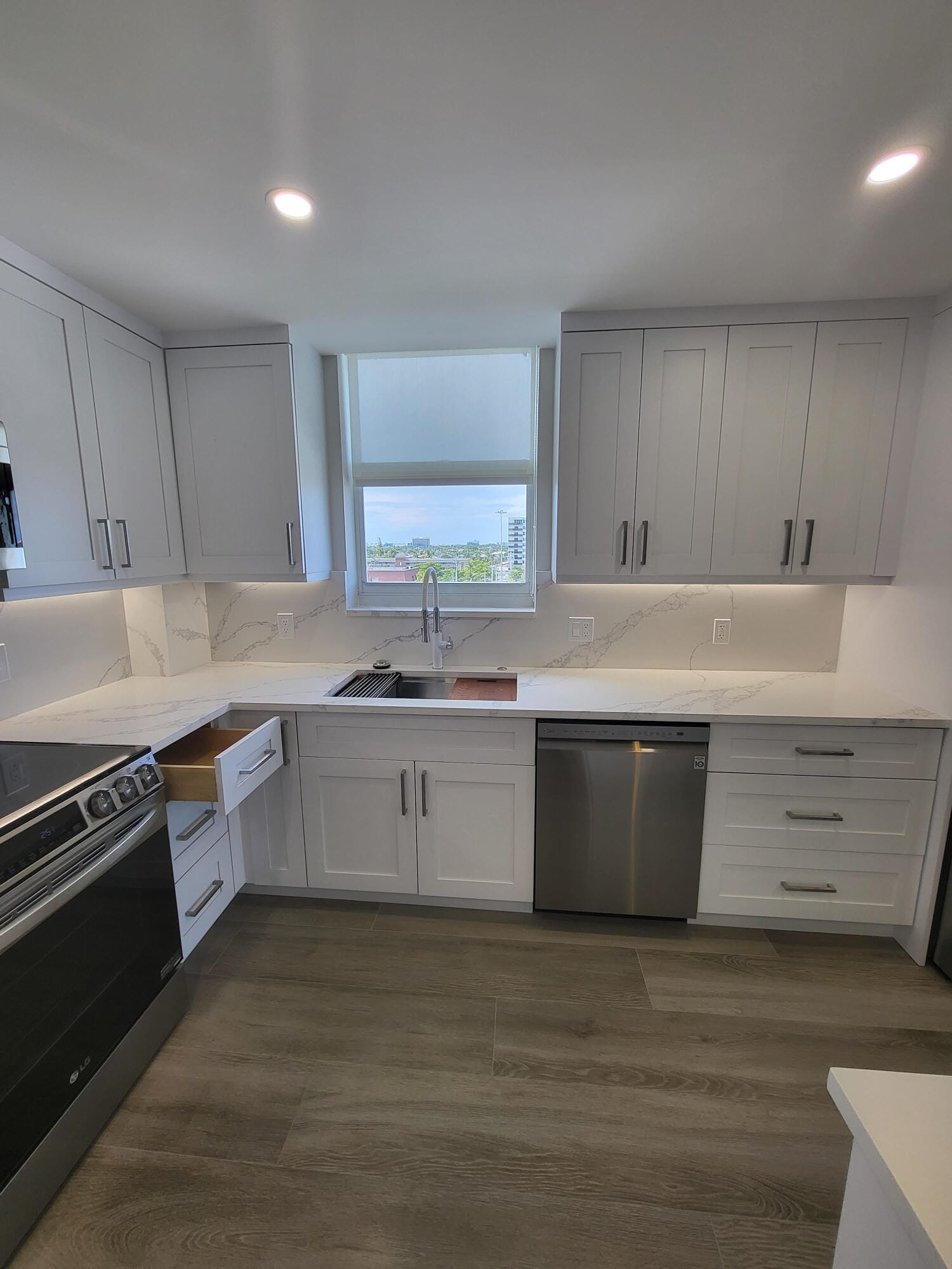 3100 NE 49th Street 701 — photo 9