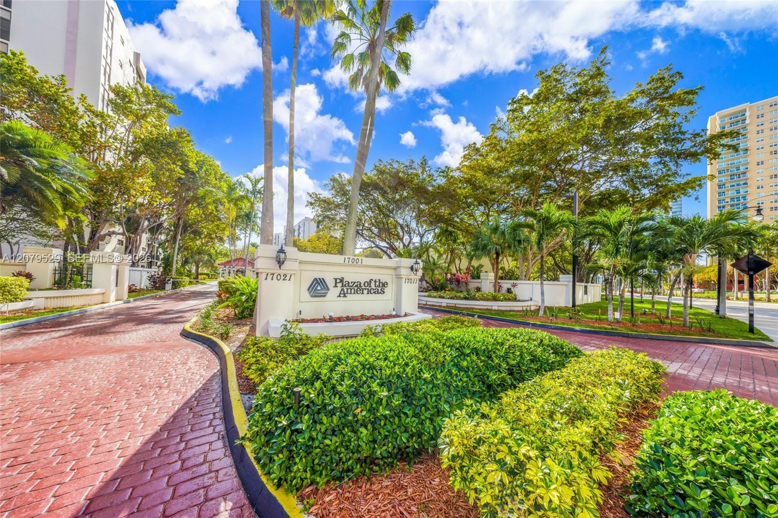 16919 N Bay Road 703
