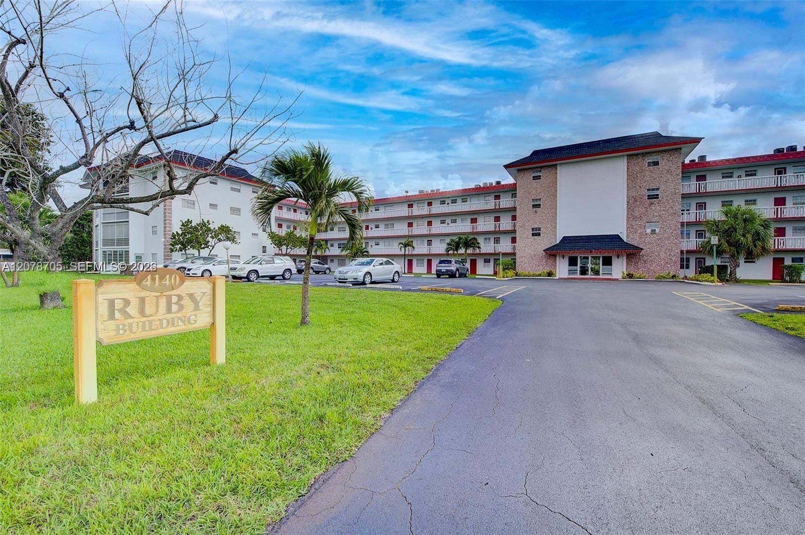 4140 NW 44th Avenue 312, Lauderdale Lakes, FL 33319