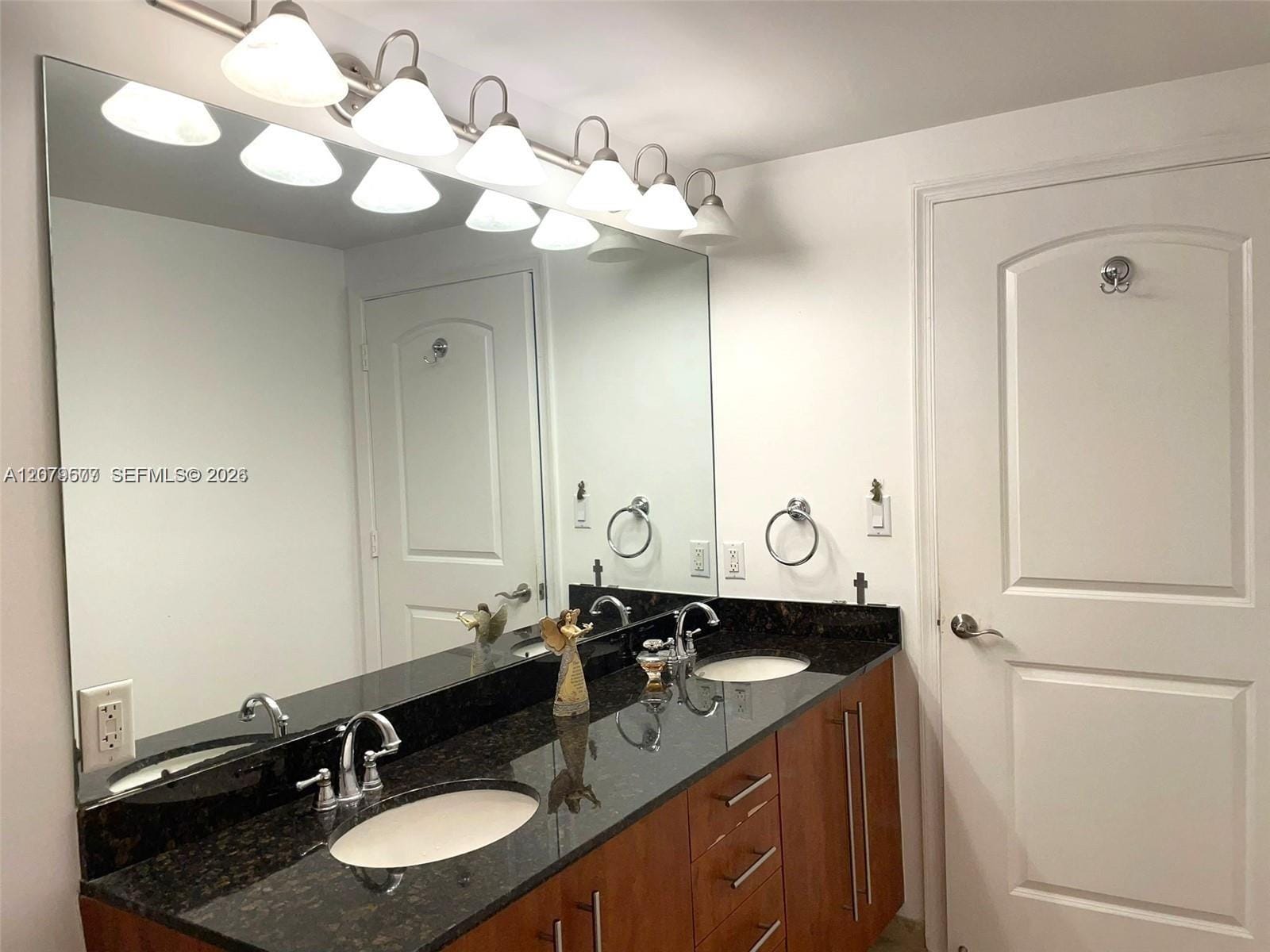7355 SW 89th Street 618N — photo 4