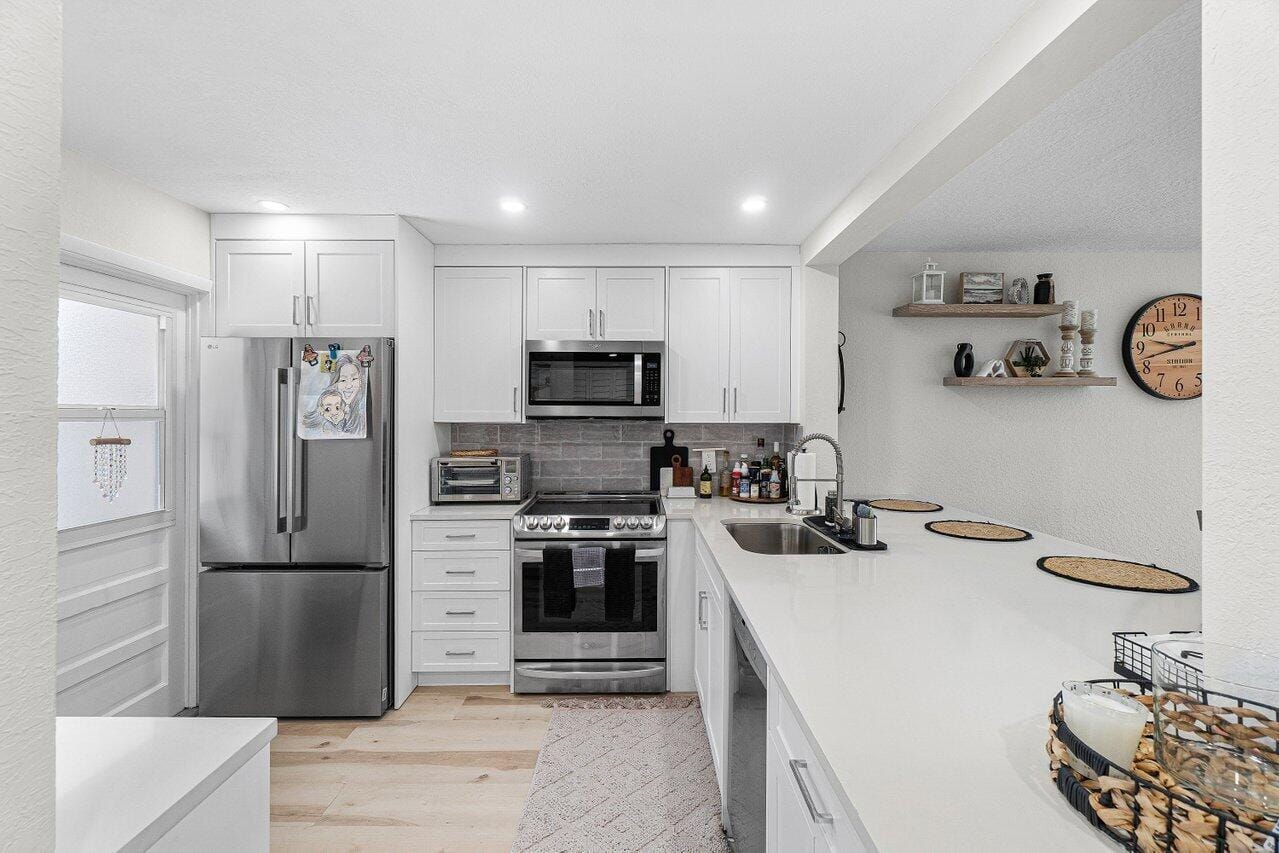 2809 Florida Boulevard 310 — photo 3