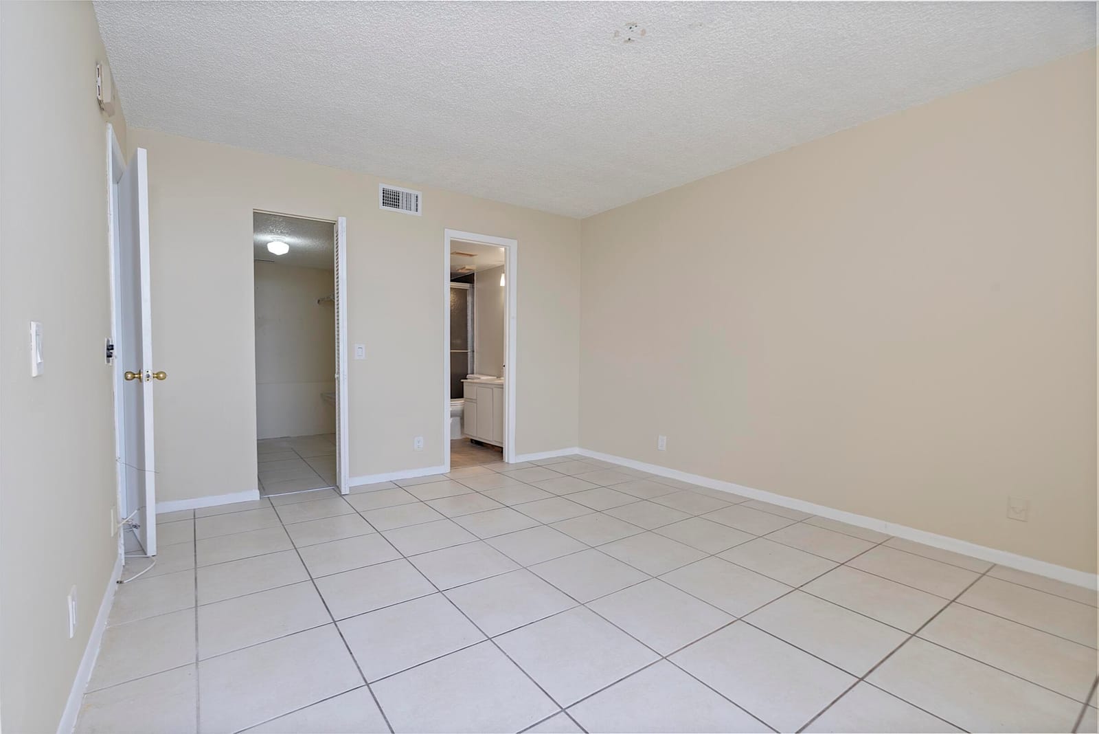 112 LAKE EMERALD Drive 209, Oakland Park, FL 33309 photo 14