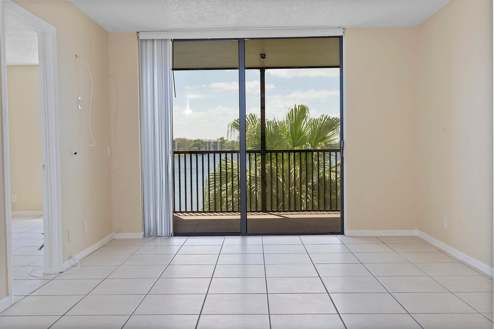 112 LAKE EMERALD Drive 209, Oakland Park, FL 33309 photo 18