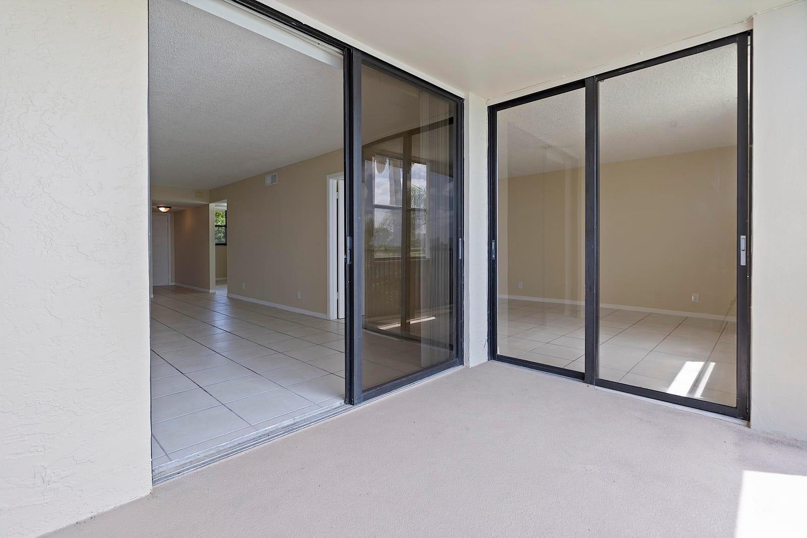 112 LAKE EMERALD Drive 209 — photo 8