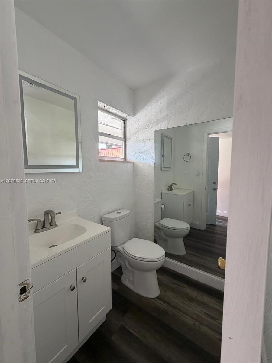 1400 NE 191st Street 310 — photo 2