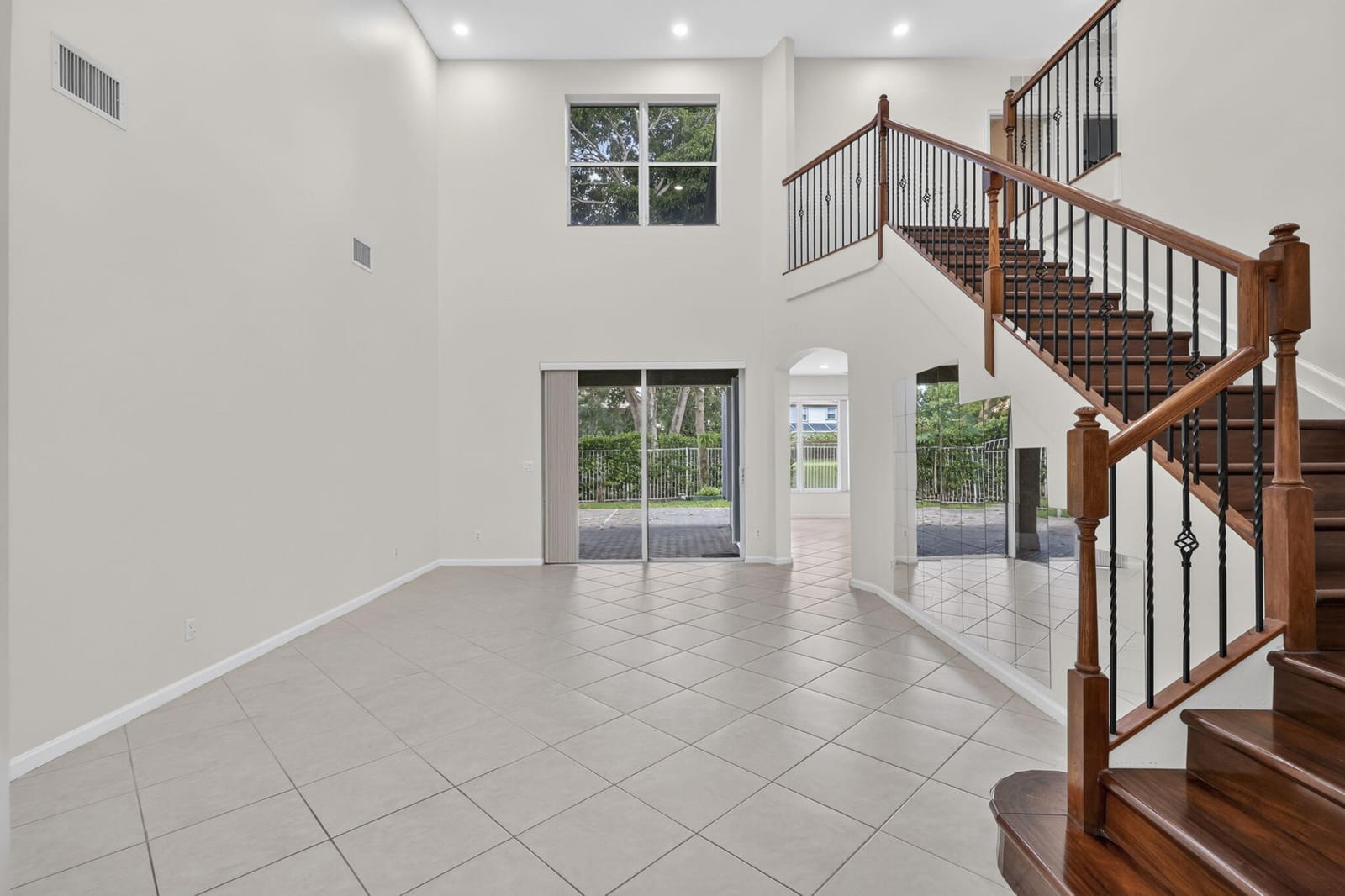 9479 SEDGEWOOD Drive — photo 7