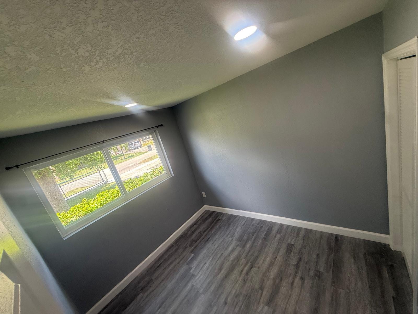 630 E DAYTON Circle — photo 5