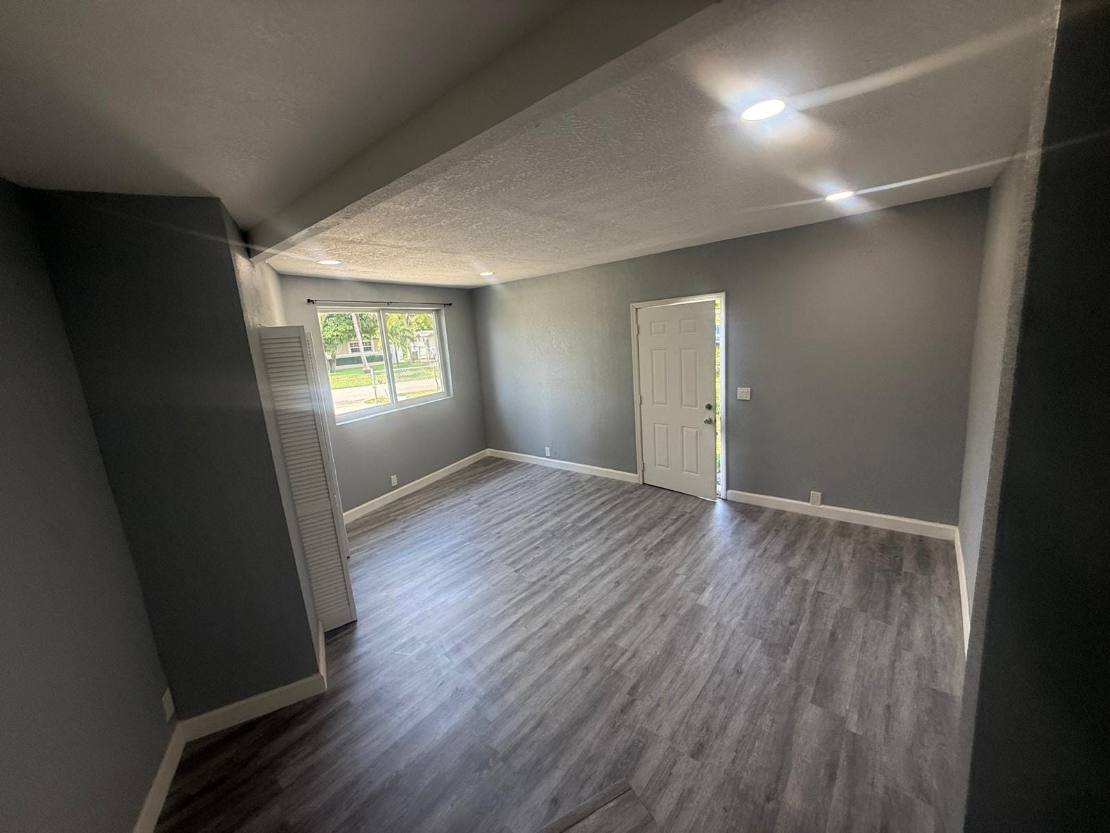 630 E DAYTON Circle — photo 8