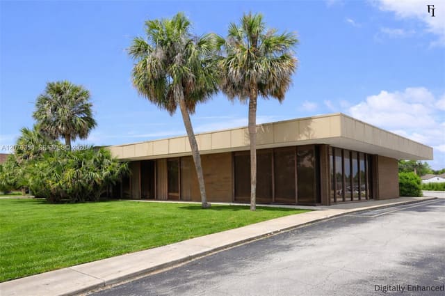 940 Delton Boulevard, Deltona, FL 32725