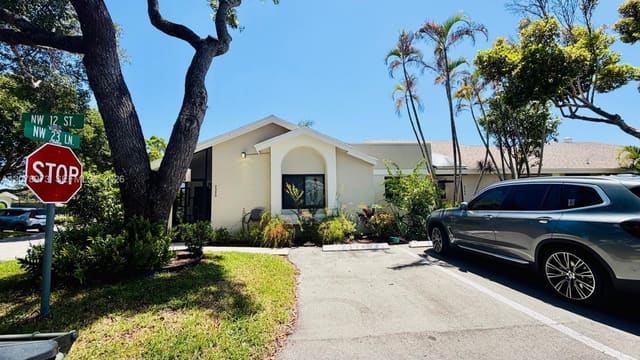 2320 NW 12th Street 2320, Delray Beach, FL 33445