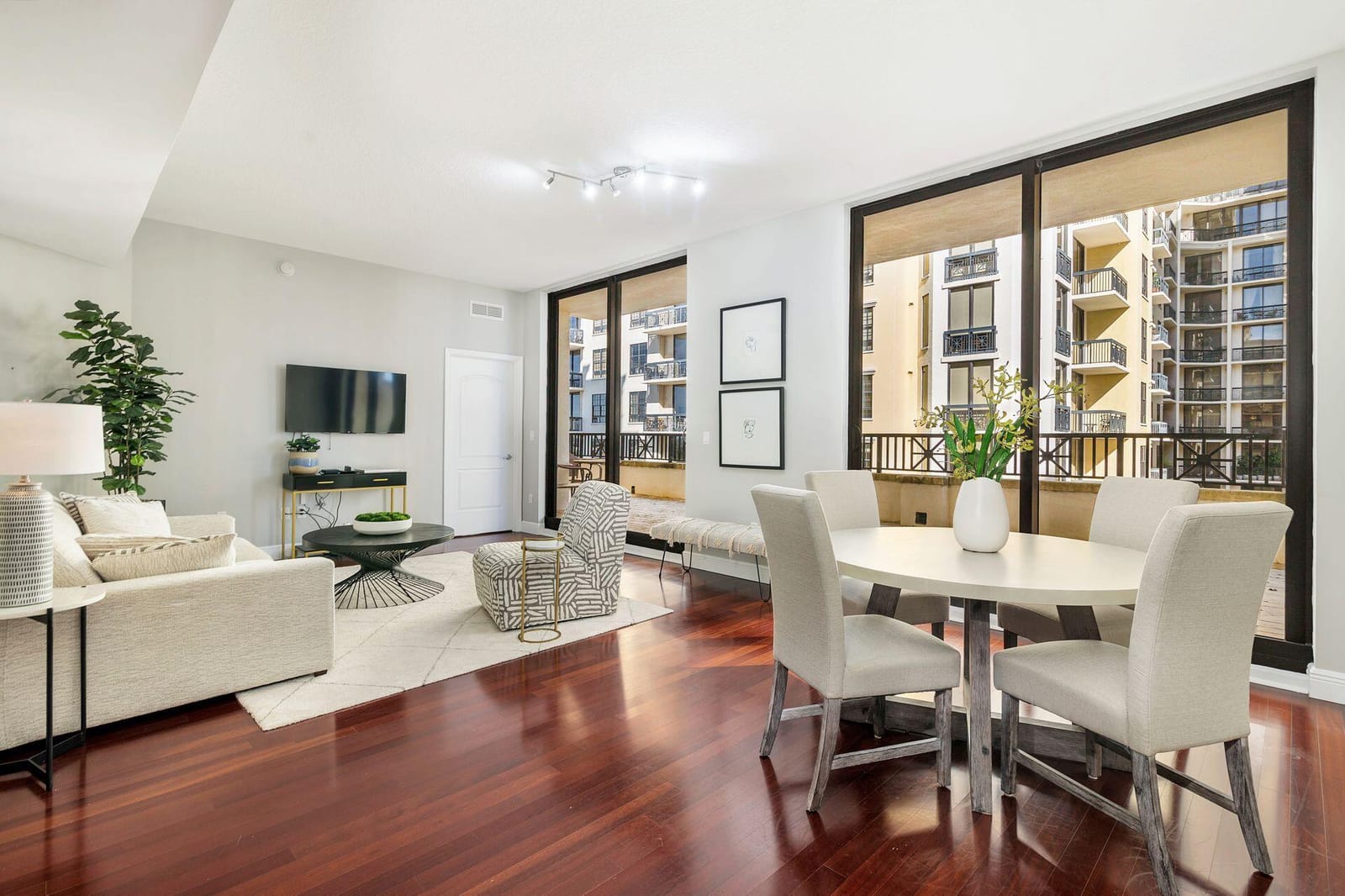 801 S OLIVE Avenue 1111 — photo 2