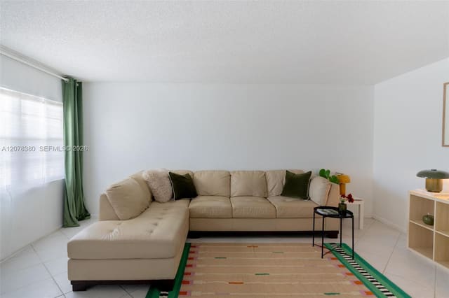 2052 E Harwood E 0, Deerfield Beach, FL 33442