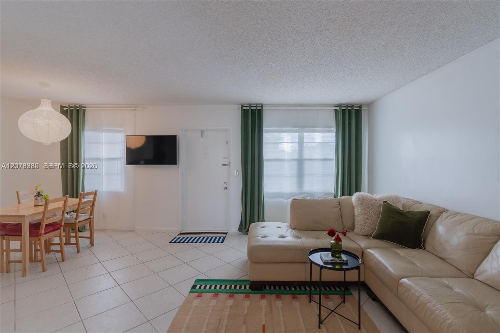 2052 E Harwood E 0 — photo 2