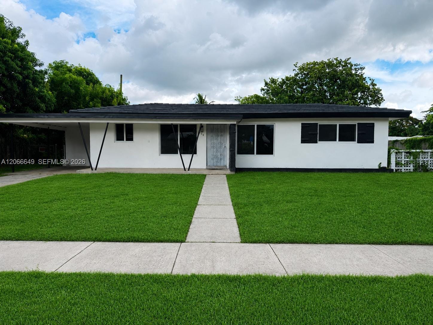 838 Fairway Drive, Plantation, FL 33317