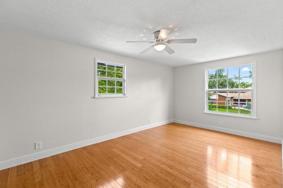 4610 Pine Tree Drive — photo 7