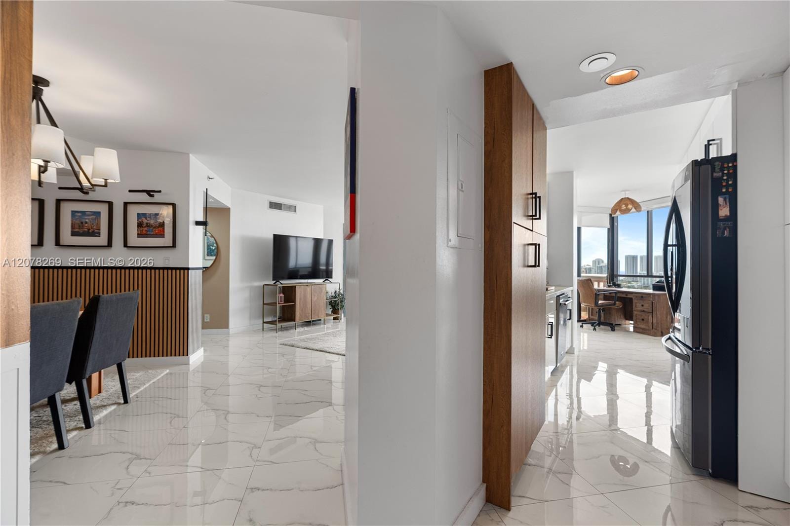 1000 W Island Boulevard 2803 — photo 11