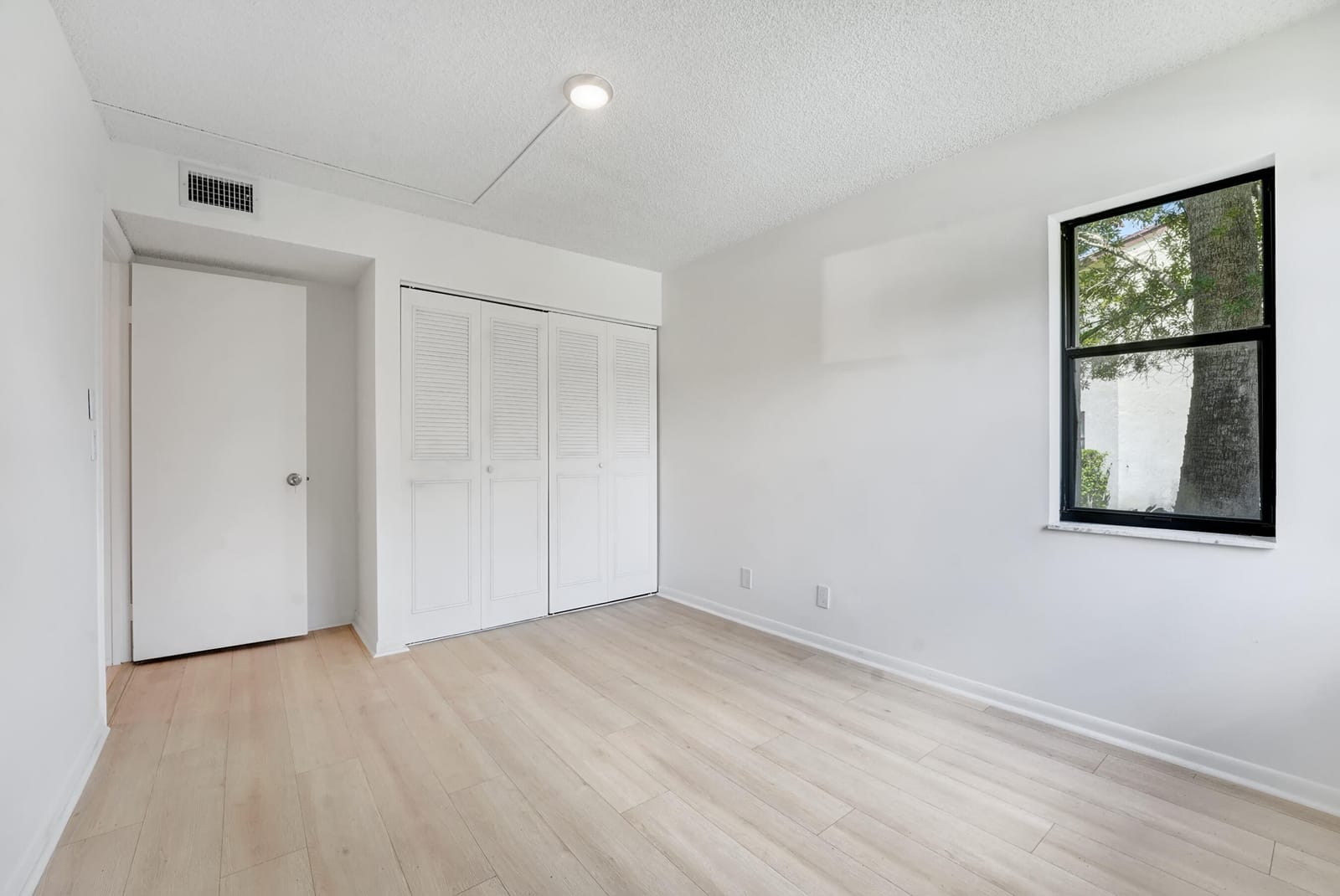 3359 Lucerne Park Drive — photo 10
