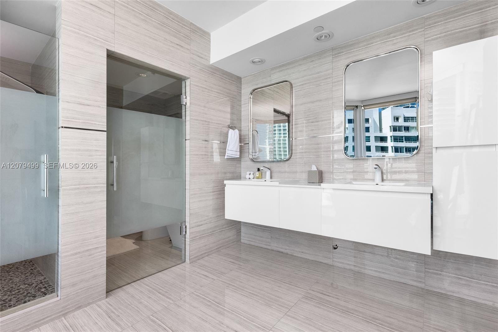 300 S Pointe Drive 2005, Miami Beach, FL 33139 photo 27