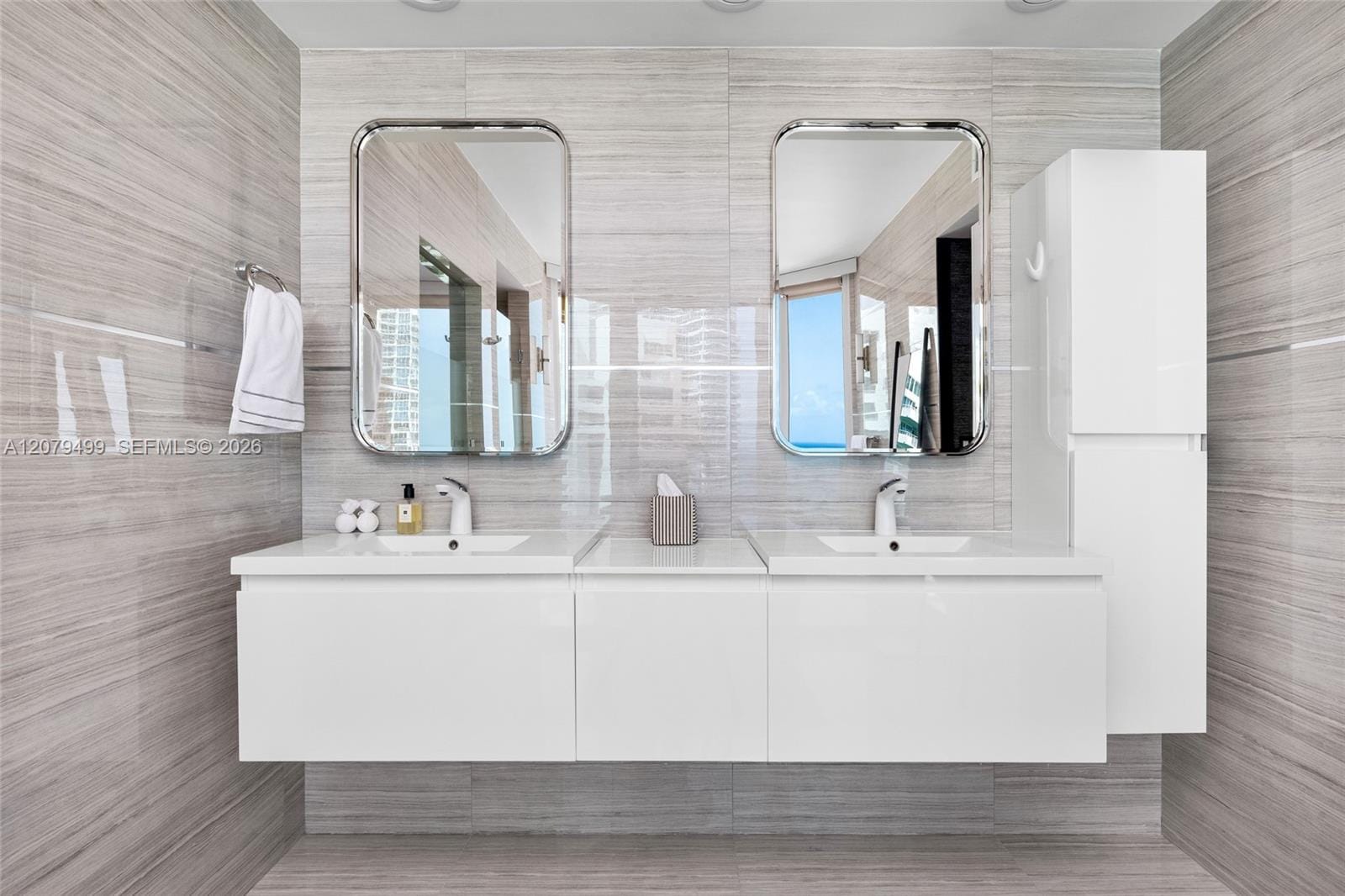 300 S Pointe Drive 2005, Miami Beach, FL 33139 photo 28
