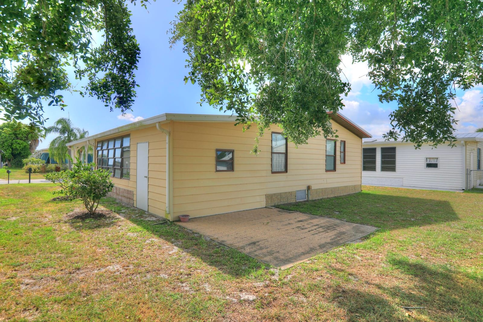 705 HYACINTH Circle — photo 3