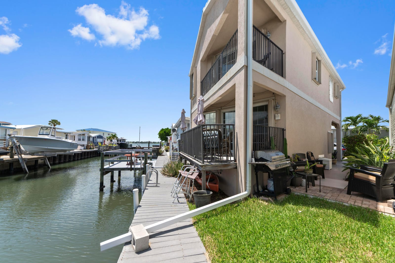 37 Nettles Boulevard, Jensen Beach, FL 34957 photo 4