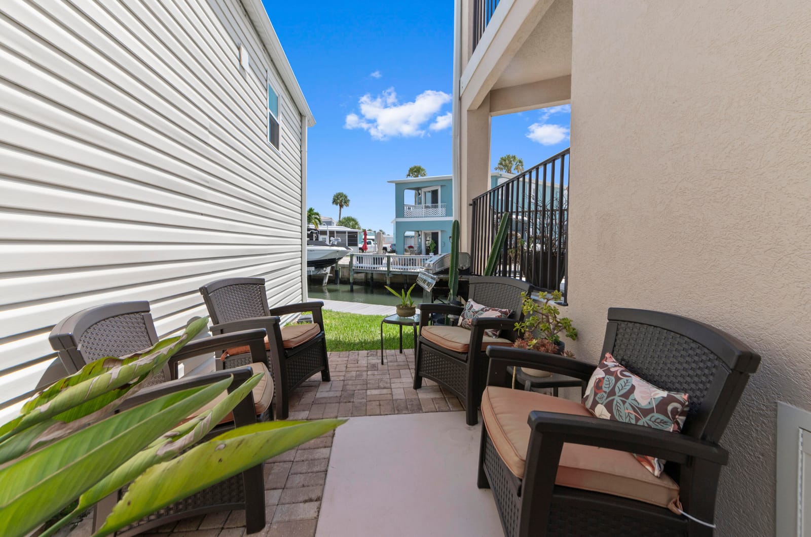 37 Nettles Boulevard, Jensen Beach, FL 34957 photo 5