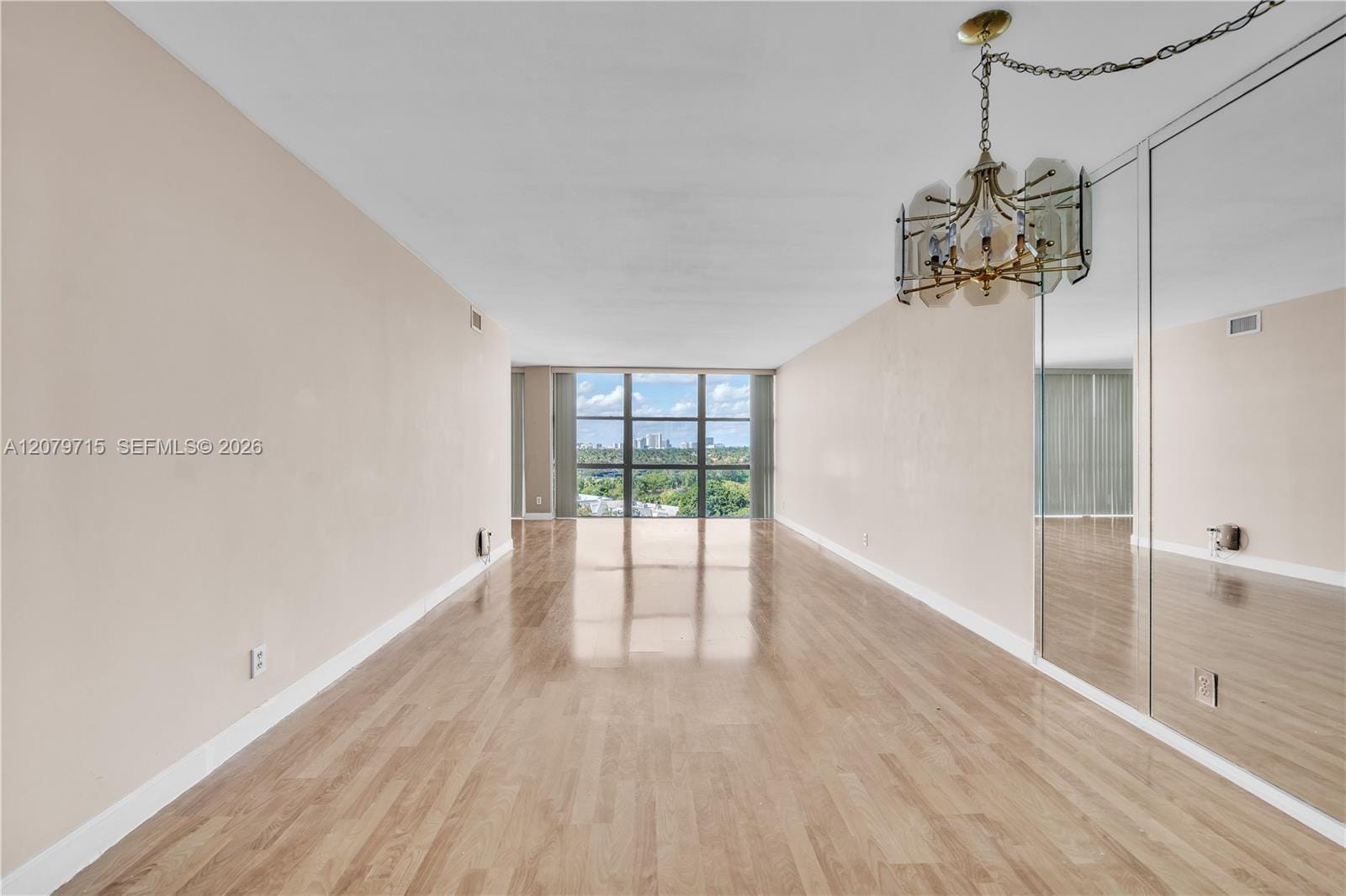 1000 Parkview Drive 925 — photo 2