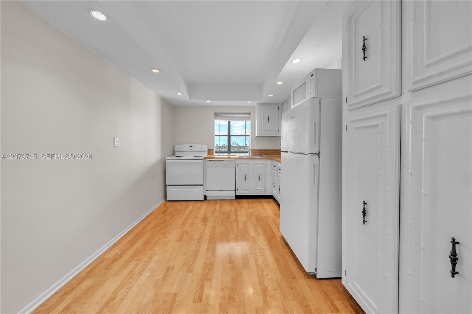 1000 Parkview Drive 925, Hallandale Beach, FL 33009 photo 14