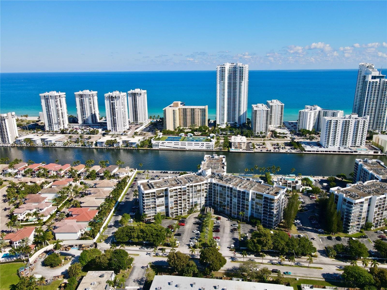 1000 Parkview Drive 925, Hallandale Beach, FL 33009 photo 25