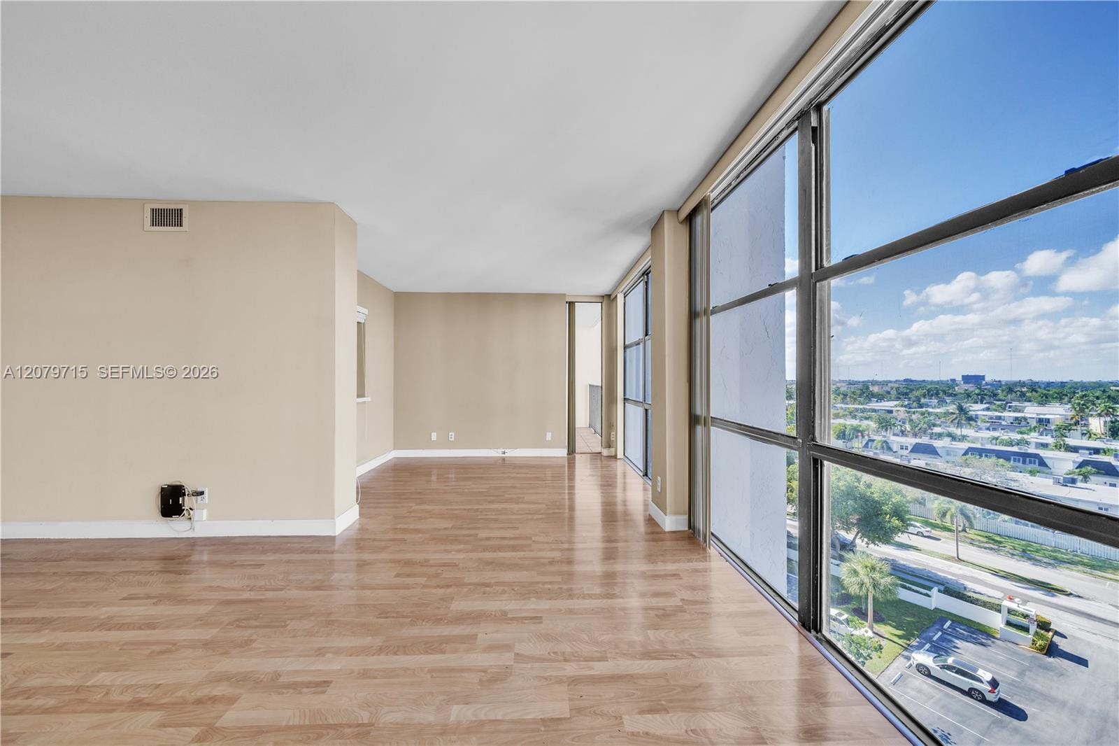 1000 Parkview Drive 925 — photo 8