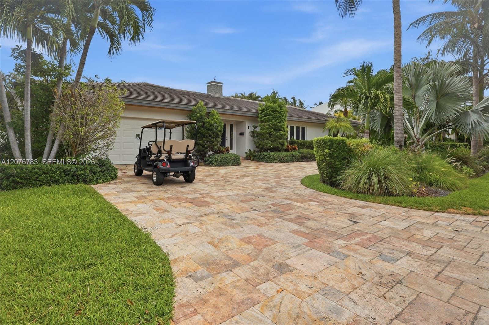 571 S Mashta Drive, Key Biscayne, FL 33149 photo 2