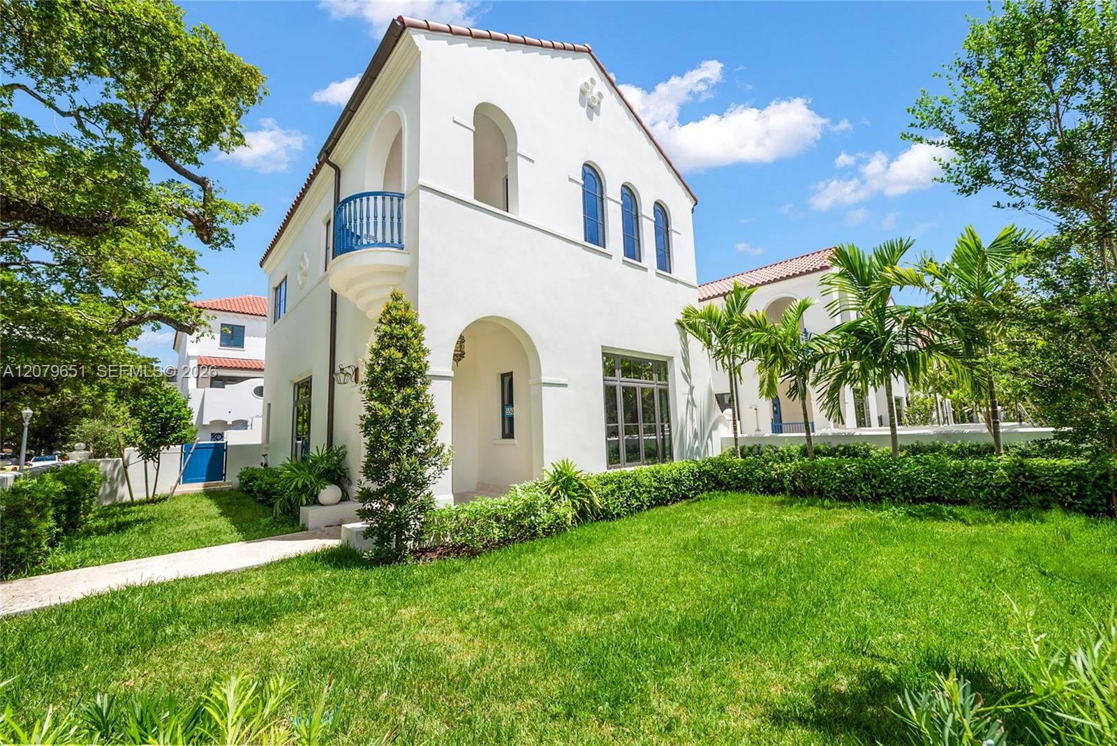 550 Malaga Avenue Villa 1 — photo 1