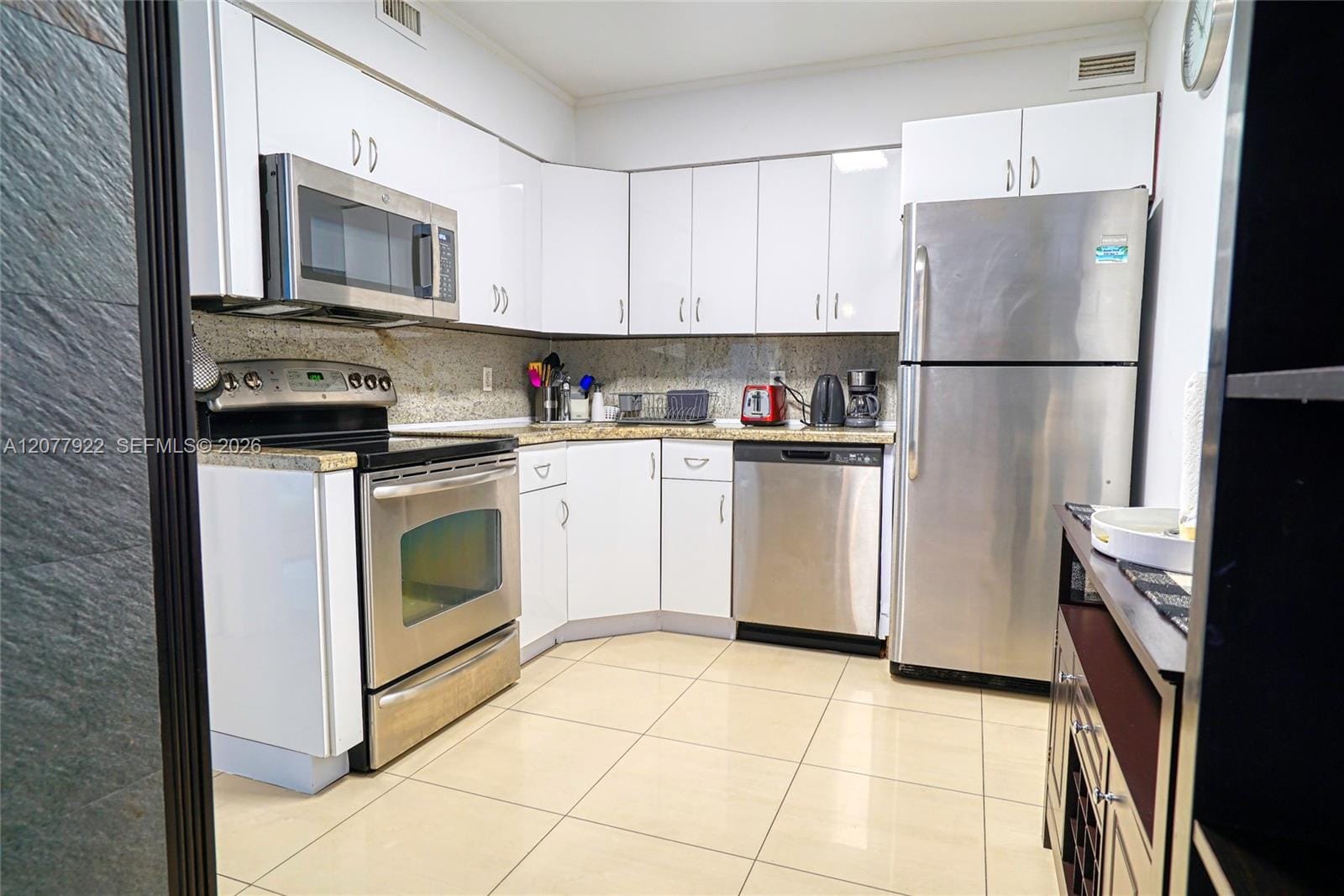 5161 Collins Avenue 1101 — photo 3