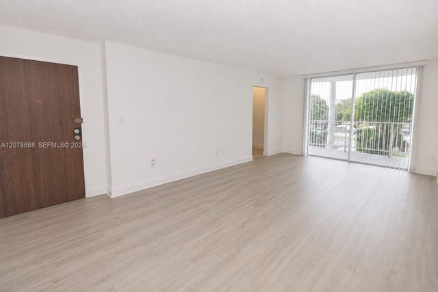 486 NW 165th St Road B-301, Miami, FL 33169
